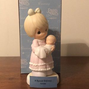 Precious Moments A Special Delivery figurine